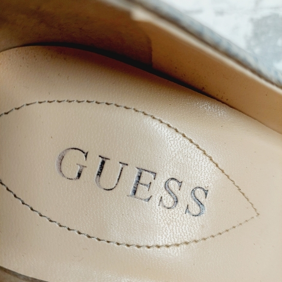 Guess Gray Silver Snakeskin Pattern Slip On Pointy Toe High Heels W281 - Picture 9 of 11